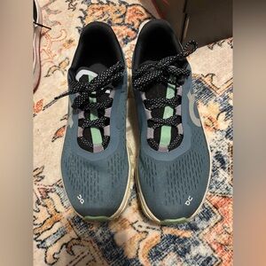 On Cloud Cloudmonsters